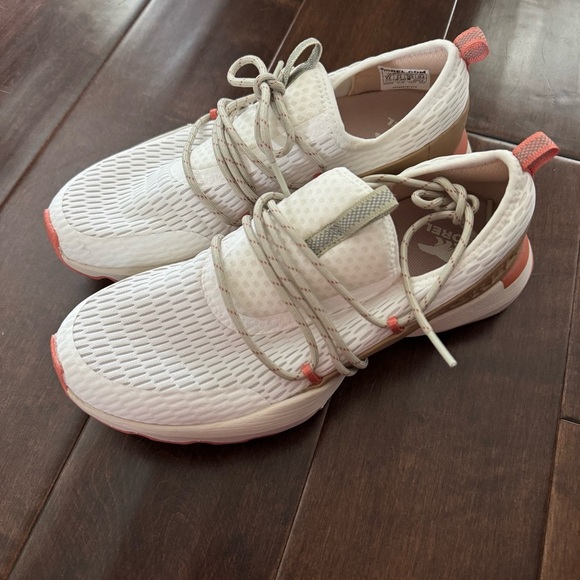 Sorel kinetic impact lace Women's White and Tan Sneakers - Picture 8 of 14